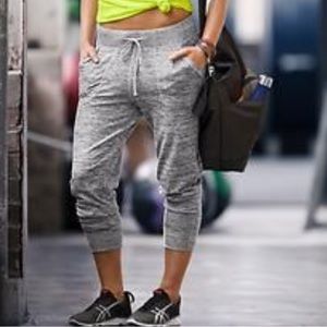 NWT Athleta Techie Sweat Ankle Pant Size: Medium